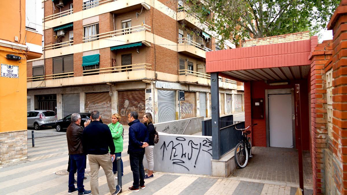 Reunión del Ayuntamiento de Benetússer con Adif en la estación.