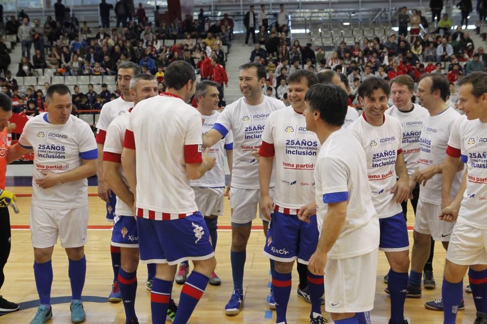 Partido benéfico entre exjugadores del Sporting y del Oviedo en favor de la Asociación Adansi