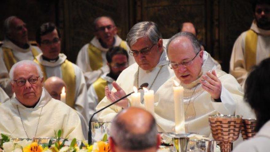 Montserrat s&#039;omple   en la seva diada malgrat la pluja