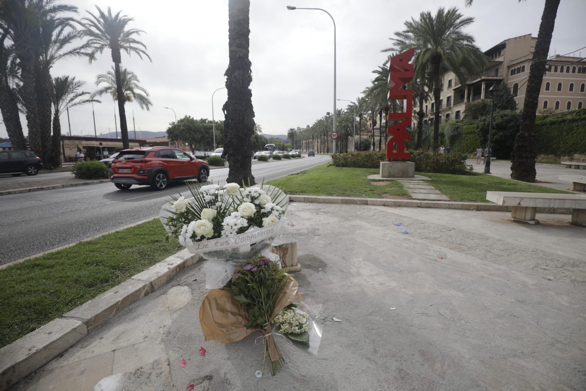 Colocan un ramo de flores en el lugar del atropello del Passeig Sagrera