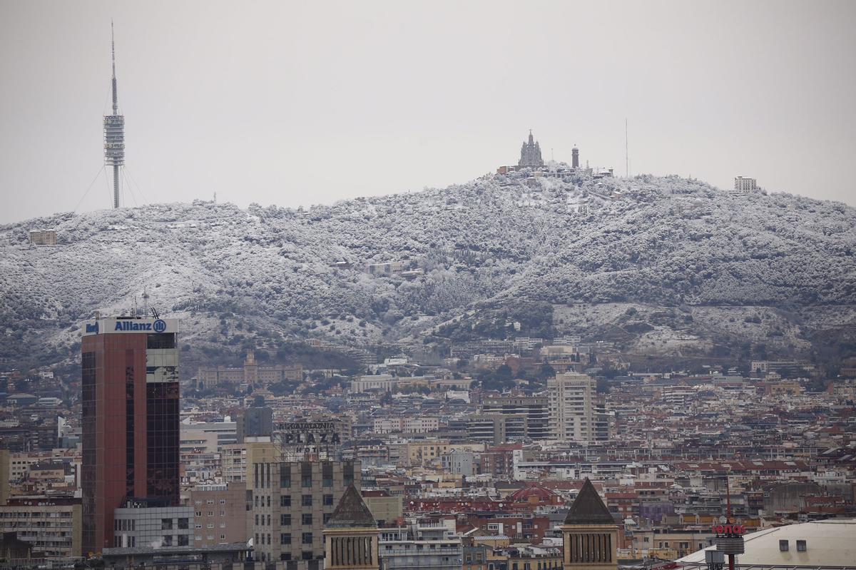 Cada vegada és més difícil veure el Tibidabo de blanc: fins a dos dies menys de neu a l’any que fa un segle