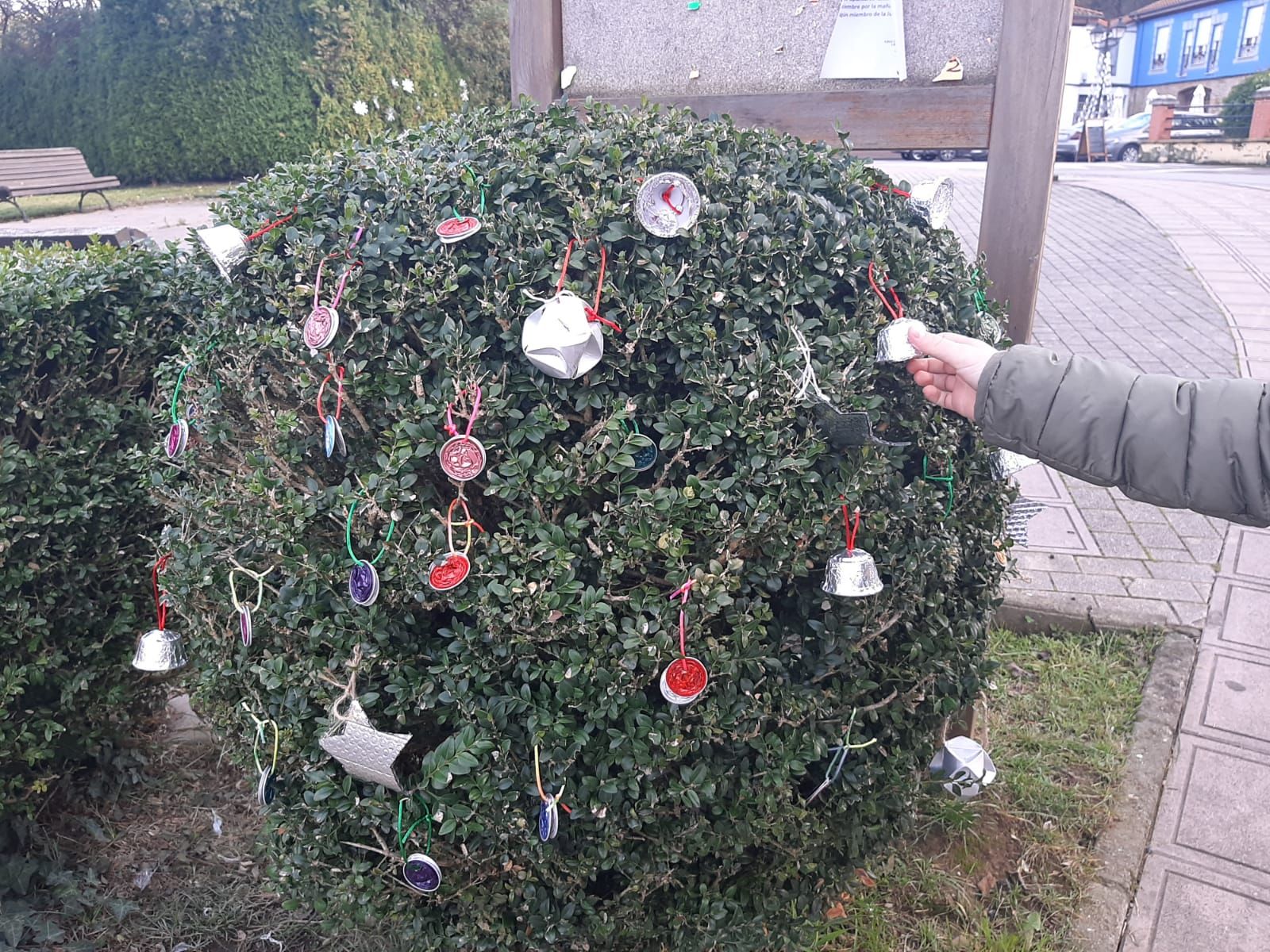 Pumarabule se engalana para Navidad: así han decorado los vecinos el poblado minero de Carbayín