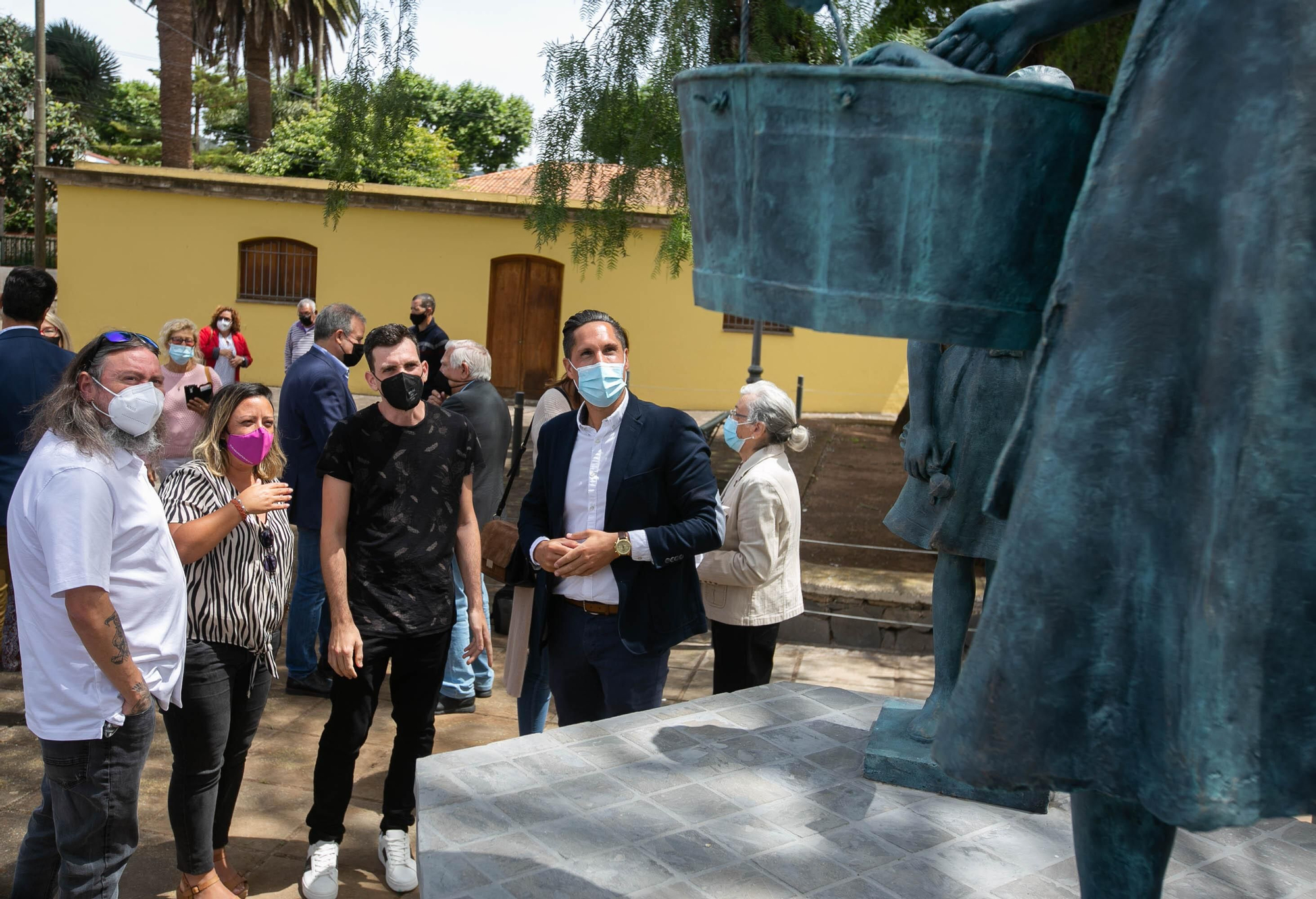 Inauguración de la escultura de La Lavandera