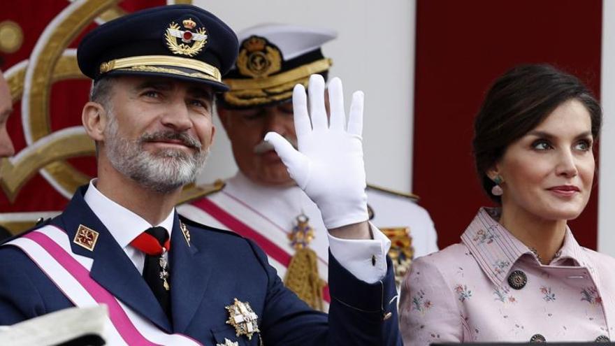 Los Reyes han saludado al público congregado.