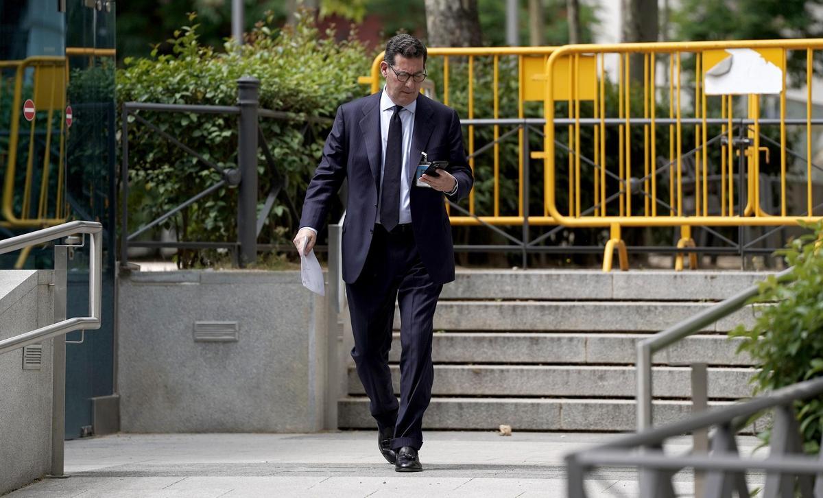 El abogado Javier Iglesias, a la salida de la Audiencia Nacional.