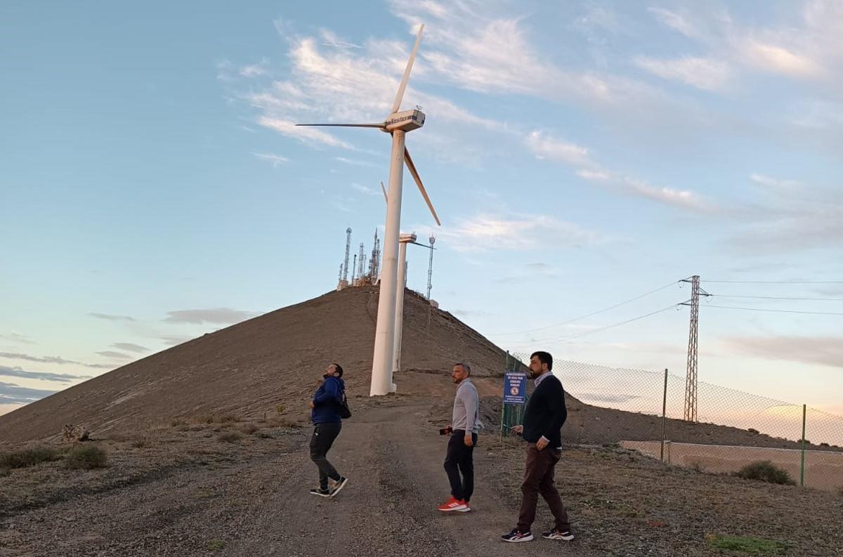 Molinos del parque eólico de Montaña Mina, en San Bartolomé.