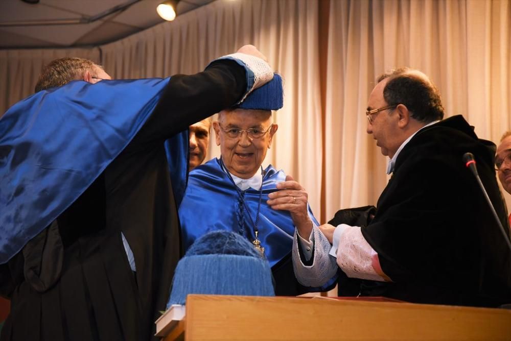 Raimundo González, Doctor Honoris Causa por la UMU