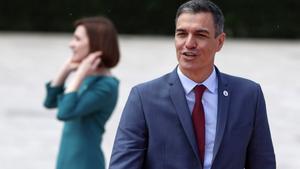 Bulboaca (Moldavia), 01/06/2023.- El presidente español Pedro Sanchez llega a la ceremonia de apertura de la Cumbre Política Europea en el castillo de Mimi