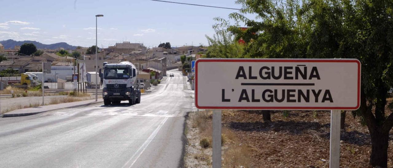 Algueña se queda sin la variante que evitaría que 3.000 camiones crucen el pueblo cada mes