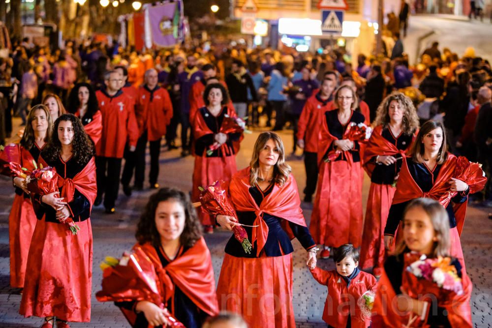 Ofrenda de flores a la Mare de Déu del Sofratge en Benidorm