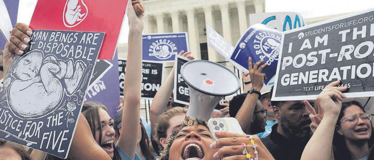 Manifestants antiavortistes celebren la decisió del Suprem dels EUA ahir a Washington. | REUTERS