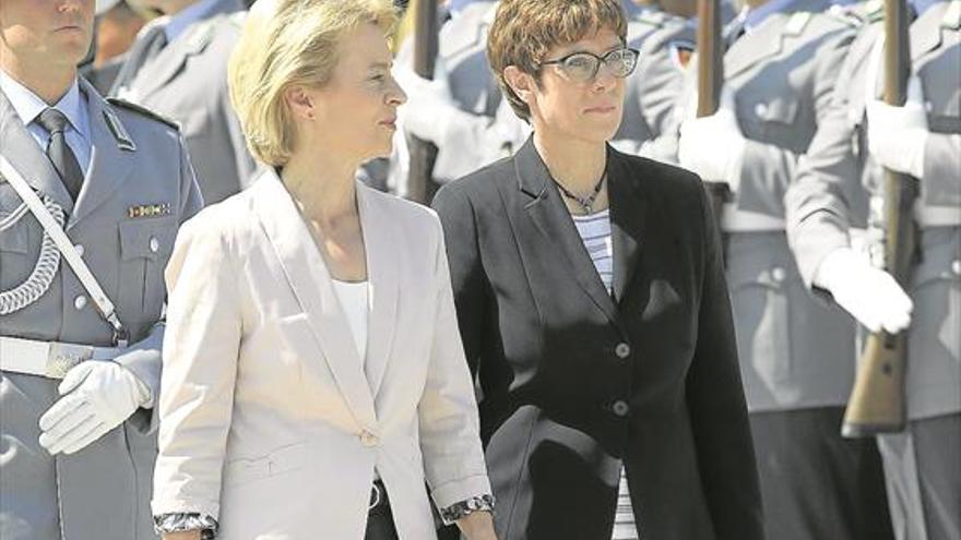 Von der Leyen impulsa la paridad de género en la Comisión Europea