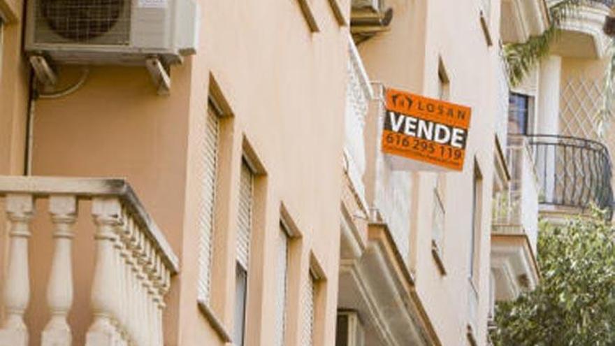 La compraventa de viviendas se desplomó en julio un 54,8 % en Canarias