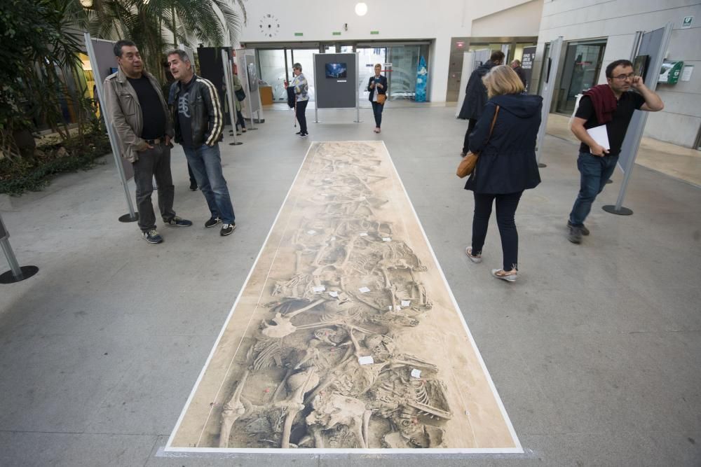 Exposición ''As fosas do esquecemento'' en A Coruña