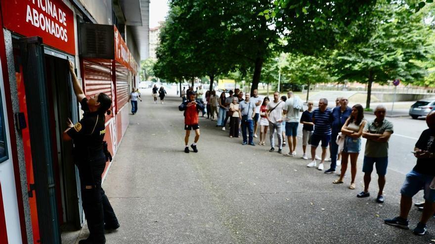 El Sporting supera los 22.500 socios en el primer día de la campaña de altas