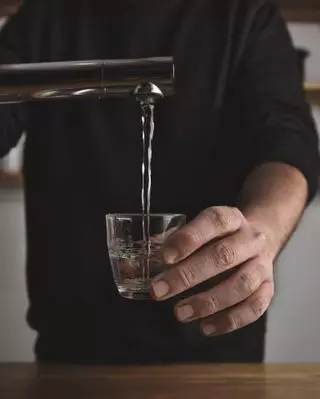 El mapa que destapa una amenaça invisible: centenars de municipis d’Espanya no van poder beure aigua de l’aixeta