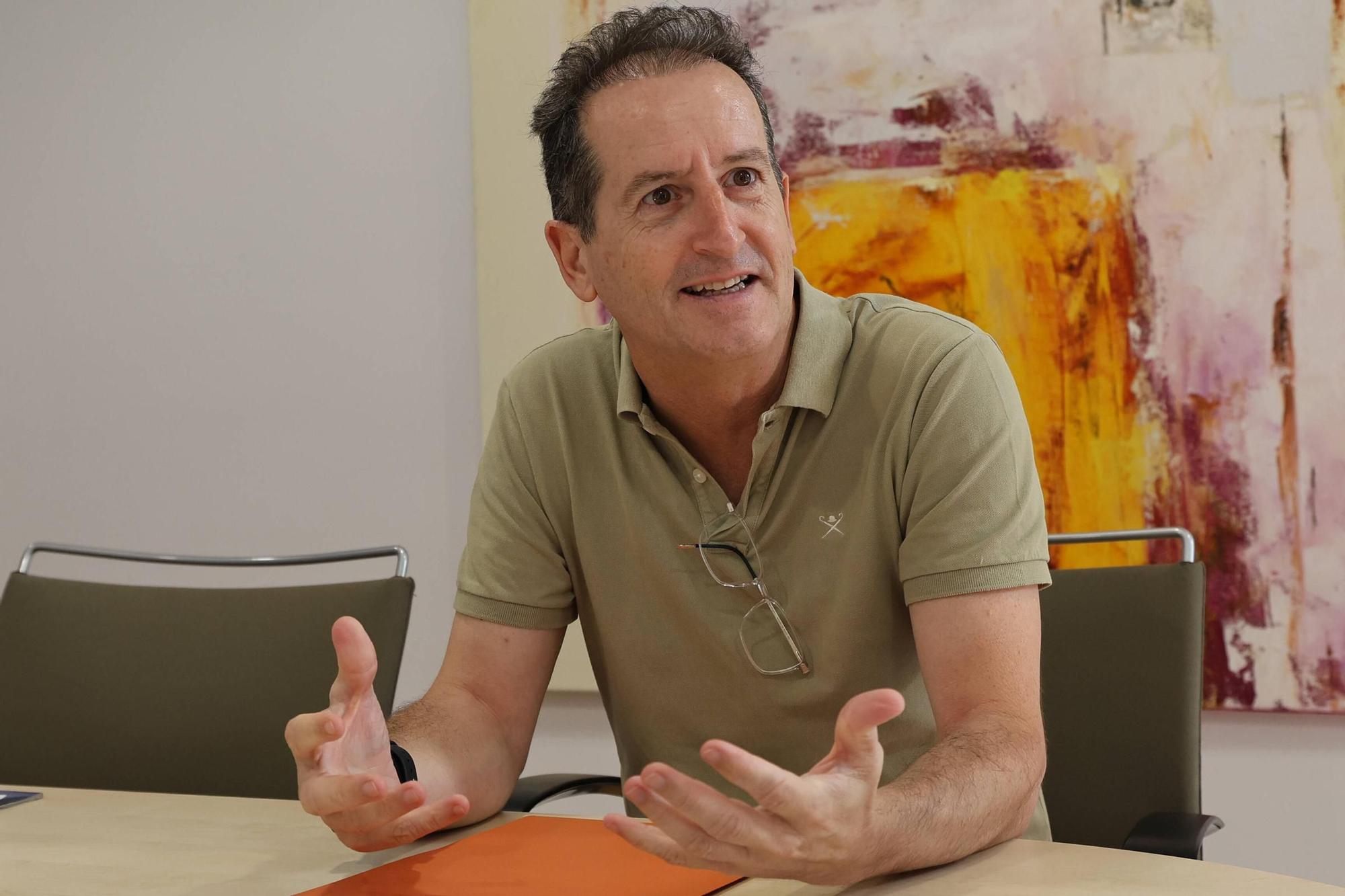 Daniel Ramón en una sala de la sede de Diario de Ibiza.