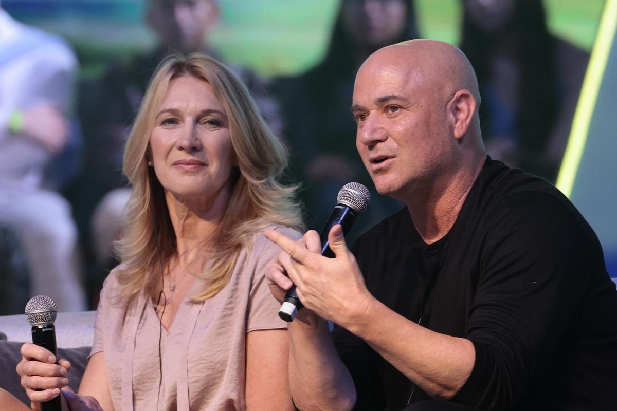 Los extenistas Steffi Graf y Andre Agassi participan en el evento "México Siglo XXI"
