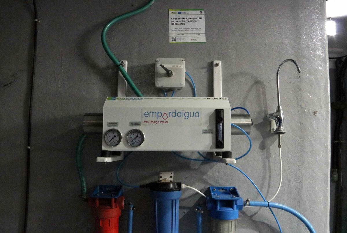 Les imatges dels vaixells de pesca gironins que han instal·lat una dessalinitzadora portàtil a bord