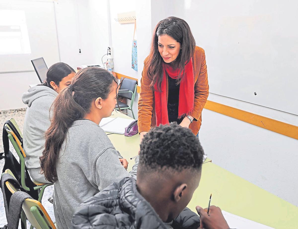 Cristina Moral, profesora del IES Julián Andúgar, cuenta con 22 alumnos en su Aula de Acogida