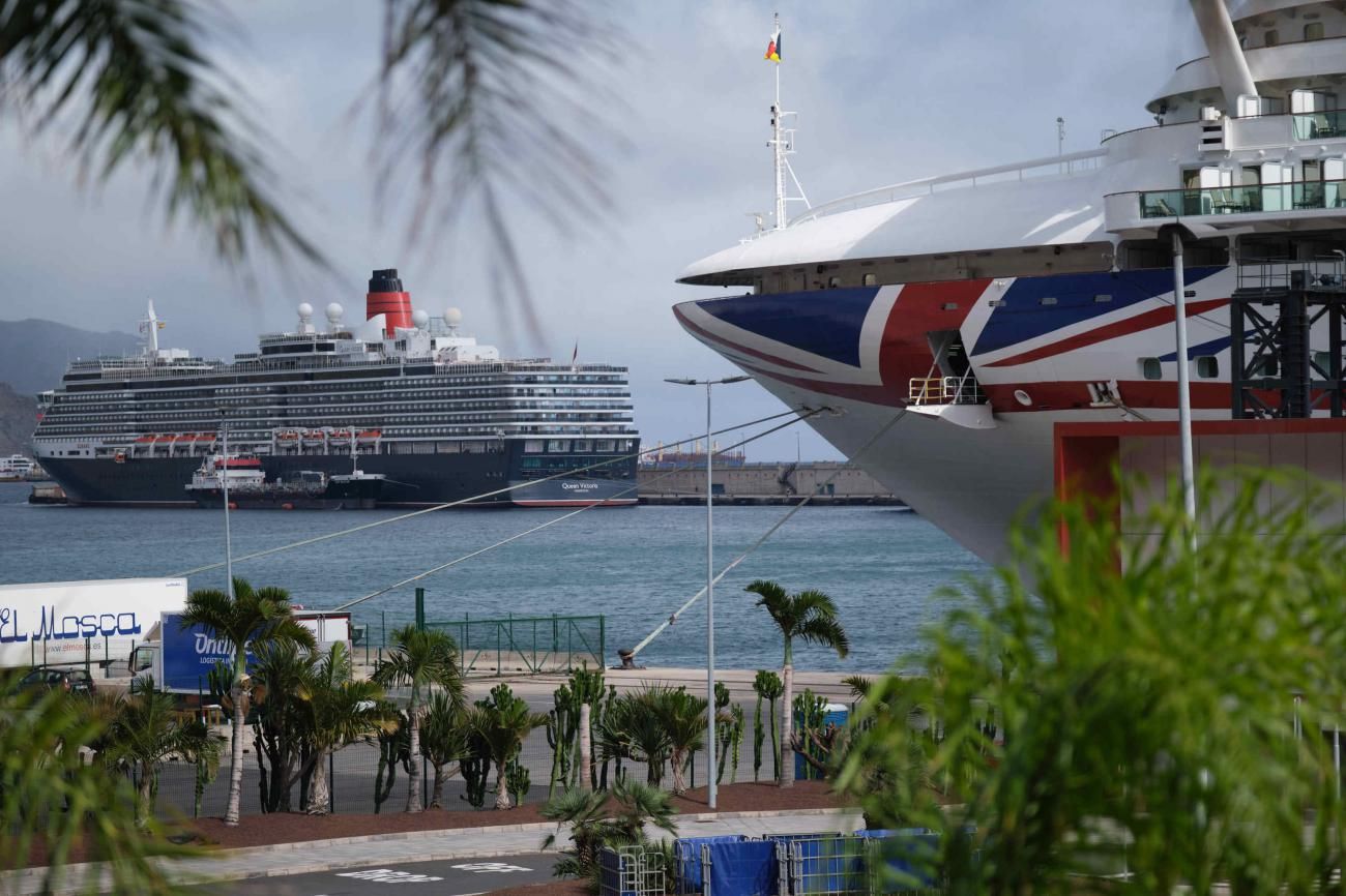 Cinco cruceros el mismo día en el Puerto de Santa Cruz