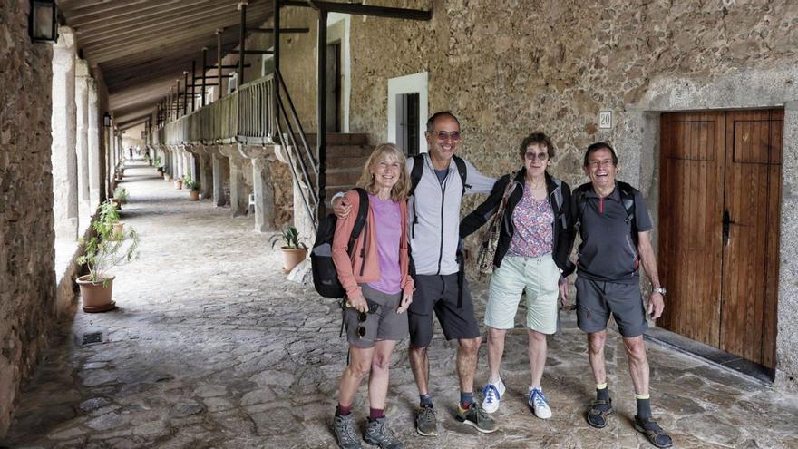 Cuatro turistas franceses alojados en una celda en Lluc: &quot;Hemos pasado tres noches, esto es un monasterio, no hay lujo y lo recomiendo&quot;