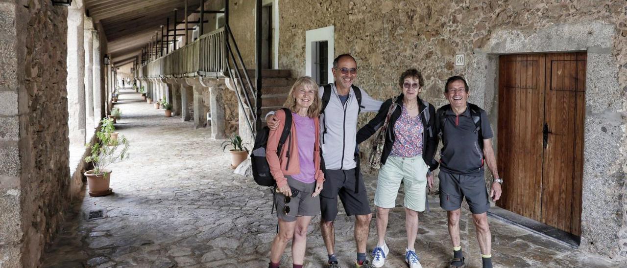 Cuatro turistas franceses alojados en una celda en Lluc: &quot;Hemos pasado tres noches, esto es un monasterio, no hay lujo y lo recomiendo&quot;
