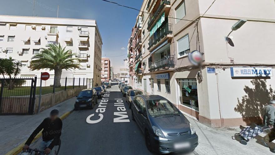 Una mujer, quemada consideración en el incendio de una cocina en València