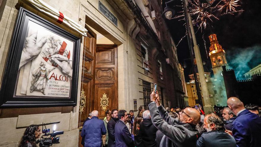 Descubrimiento del cartel de Fiestas de Alcoy