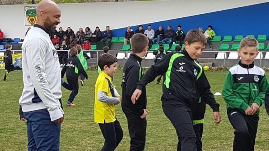 Endavant Província Turno para Els Ports en el Estadio de la Cerámica