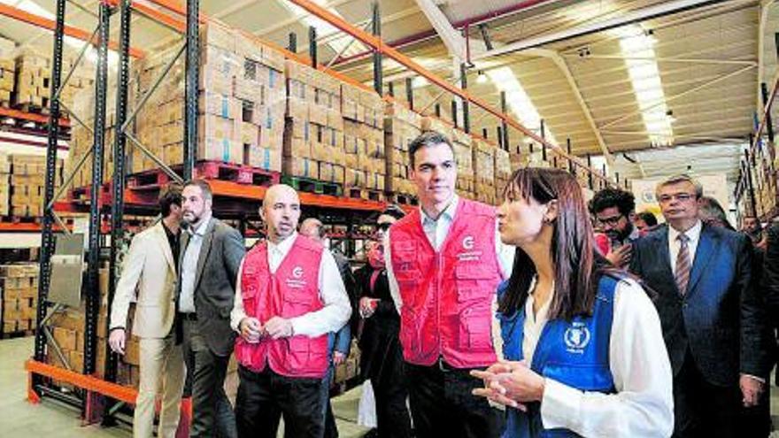 Sánchez presume de avances sociales y augura la victoria de Darias y Torres