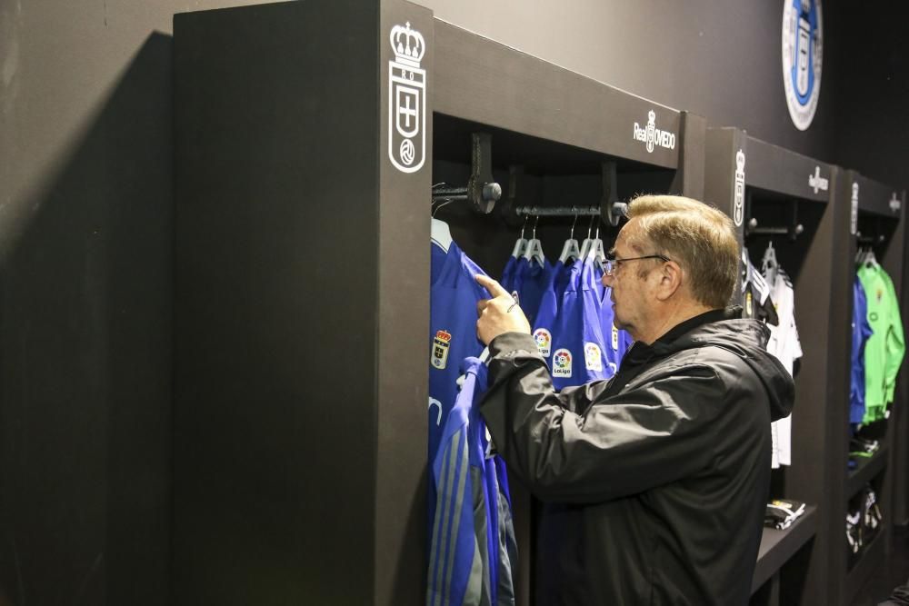 Primer día de venta de la nueva equipación del Real Oviedo