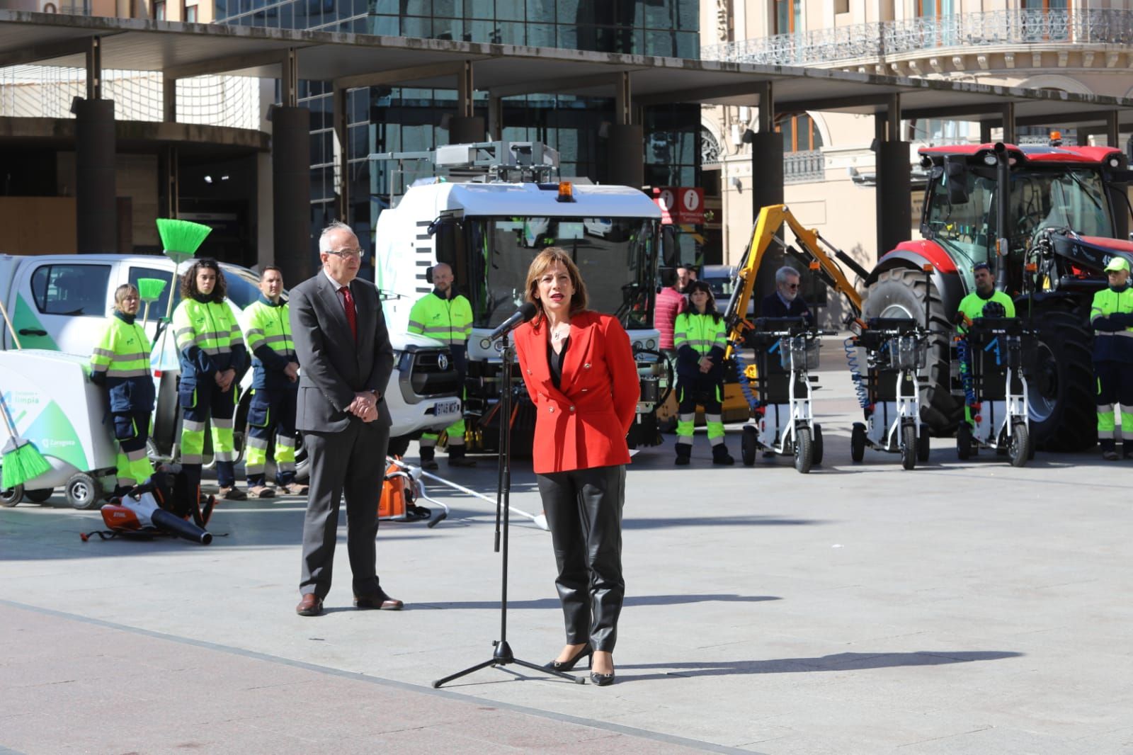 Zaragoza aumentará la limpieza de sus calles