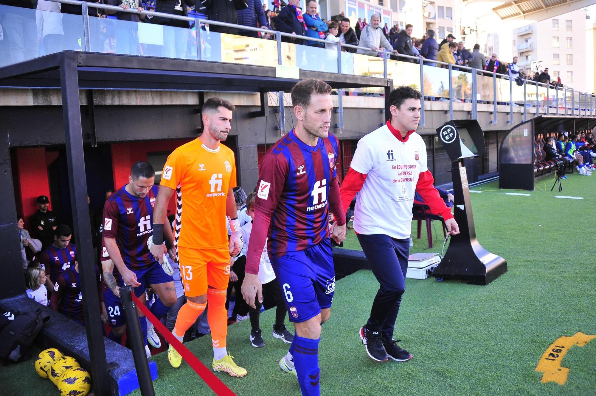 Descalabro en Elda frente al Tenerife (0-3)