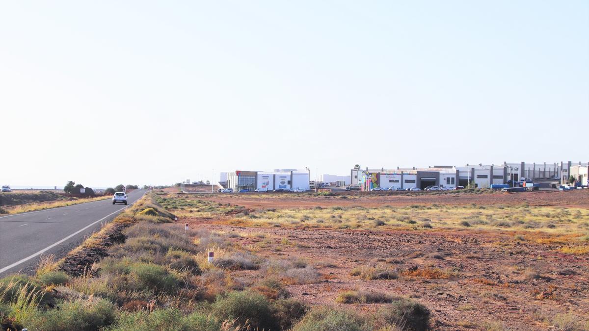 Terrenos donde estará localizado el supermercado de Lidl en la zona industrial de Playa Blanca.