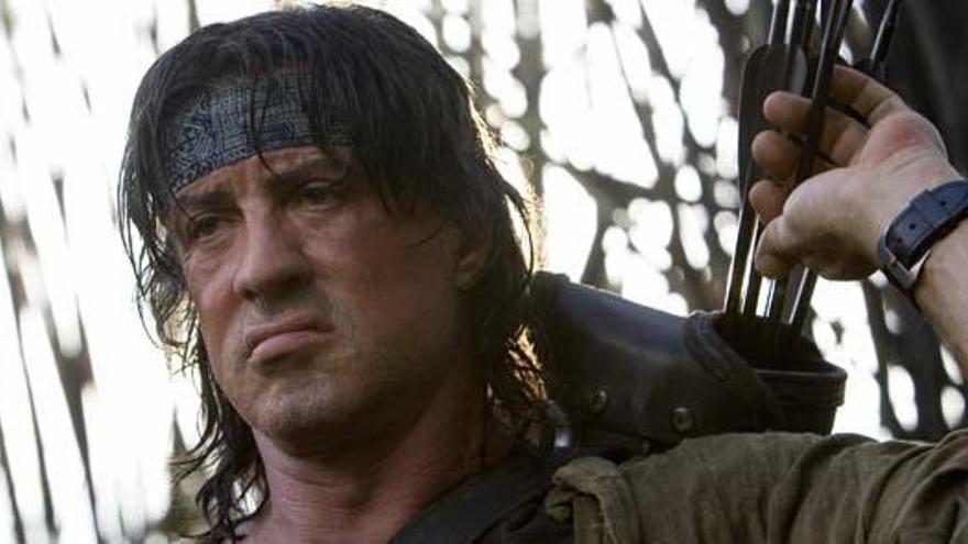 Stallone le da otra vuelta de tuerca a Rambo