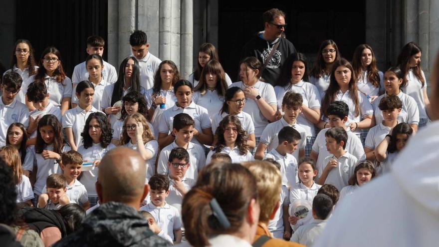 El colegio Luisa de Marillac saca la música a la calle