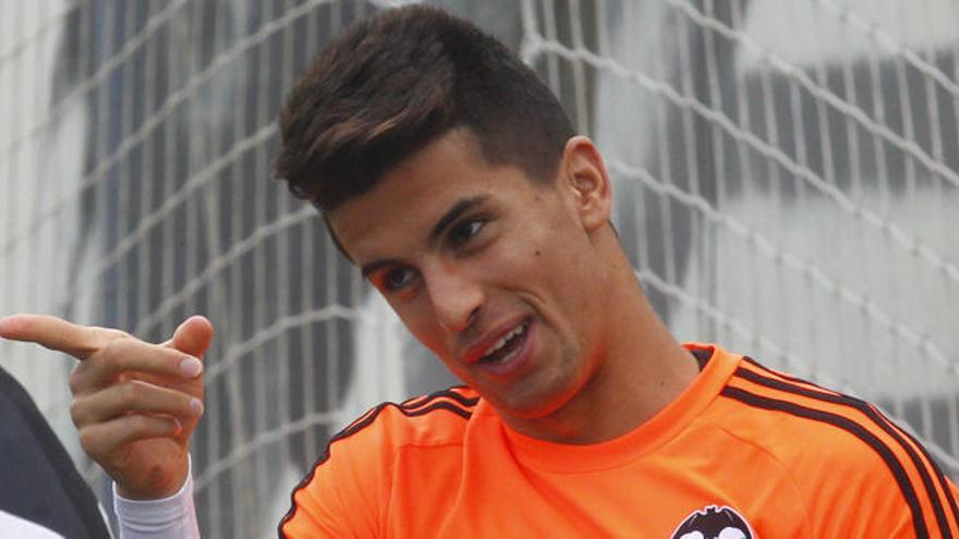 El Valencia pretende a Cancelo en propiedad