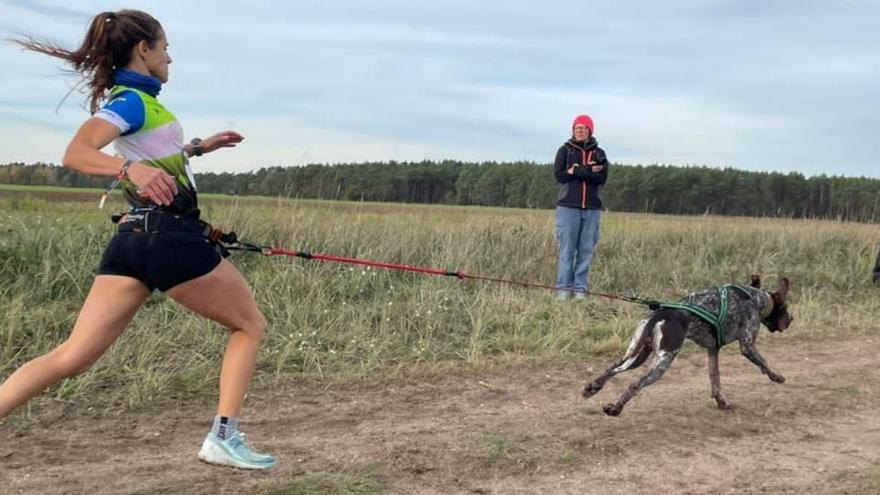 Cristina Pérez, del Celtastur Mushing de Llanera, campeona de España de canicross: &quot;Fue muy emocionante&quot;