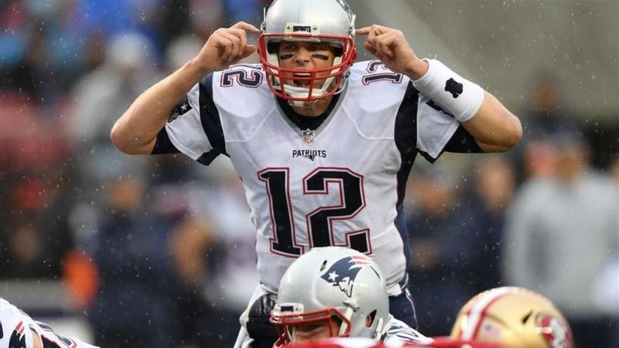 Tom Brady iguala el récord de 200 victorias de Manning en la NFL