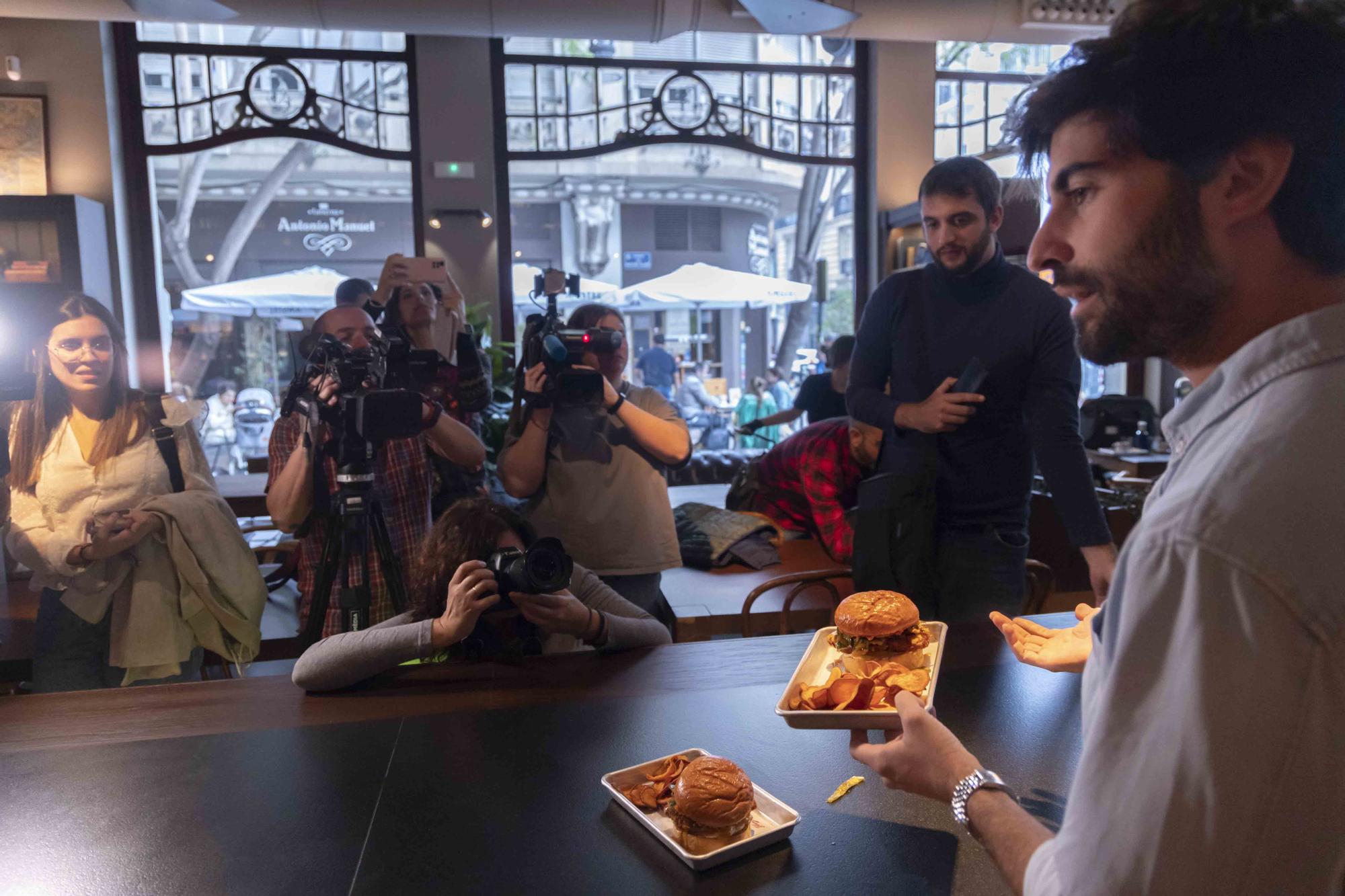 "Jaume's", una hamburguesa con sabor a paella para acercar la ciencia a los jóvenes