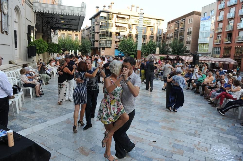 Tango en la Plaza del Romea