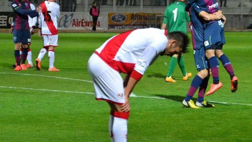 La SD Huesca remonta frente al Rayo B (1-2)