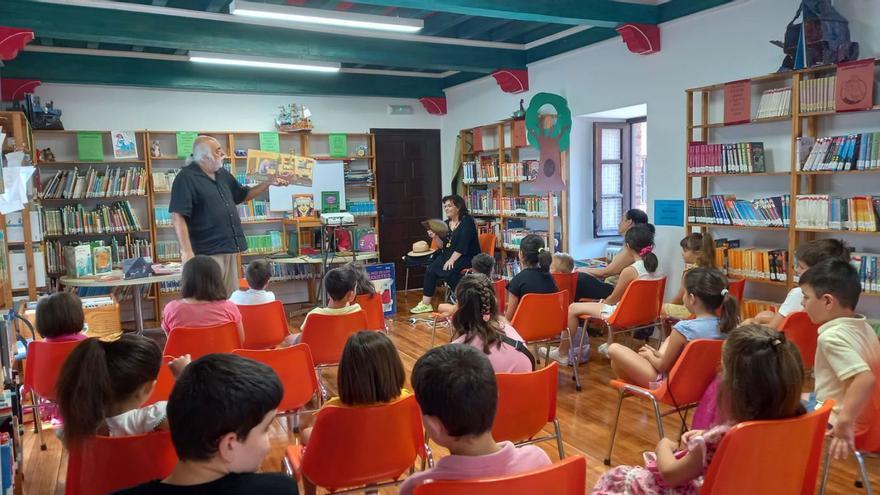 Los niños de Toro asisten a las Jornadas Provinciales de Animación a la Lectura en la Casa de Cultura. | M. J. C.