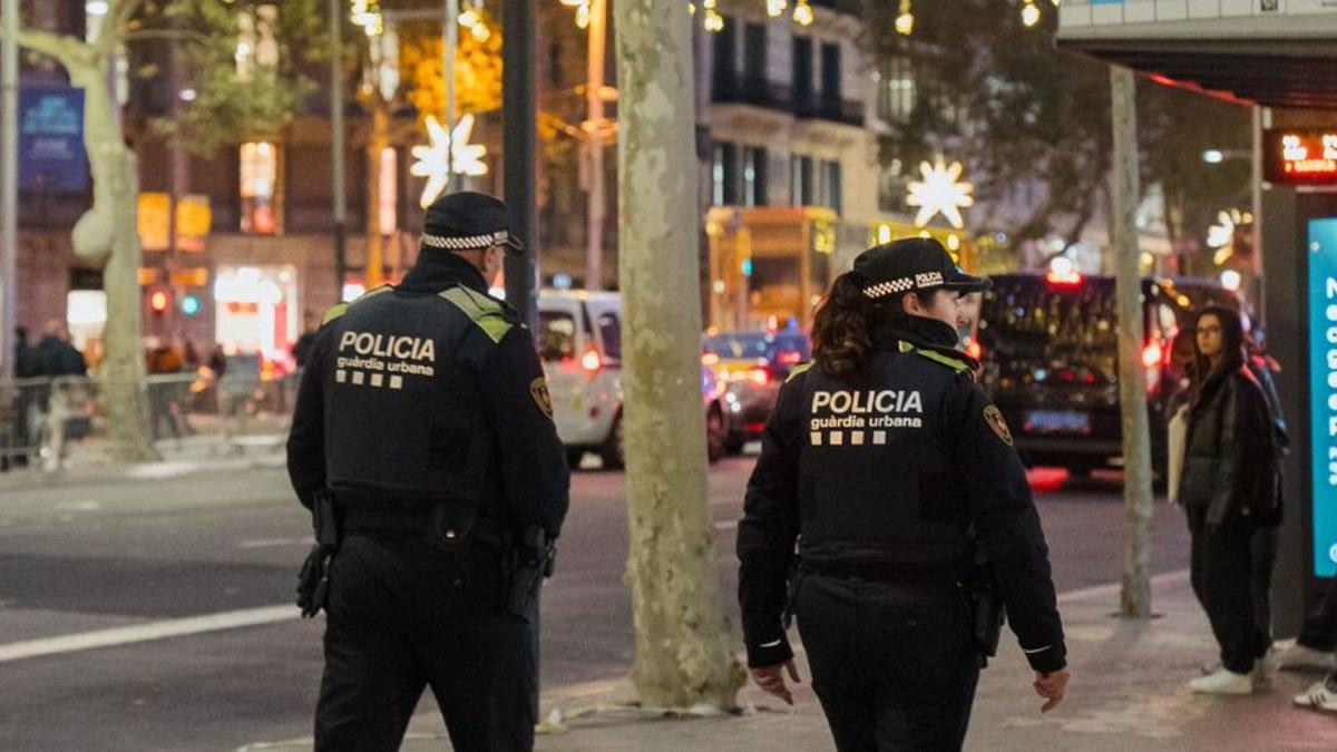 Agentes de la Guardia Urbana de Barcelona en Navidad