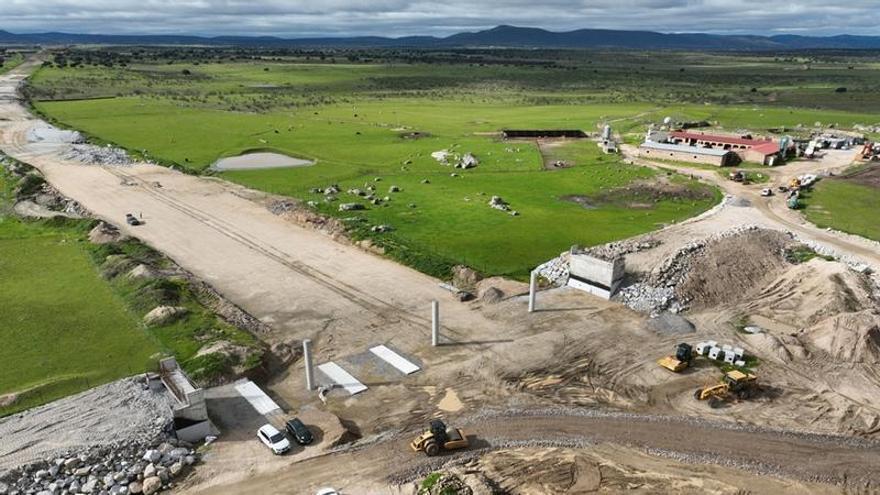 La autovía Cáceres-Badajoz comienza por los bordes... sin fecha para su final