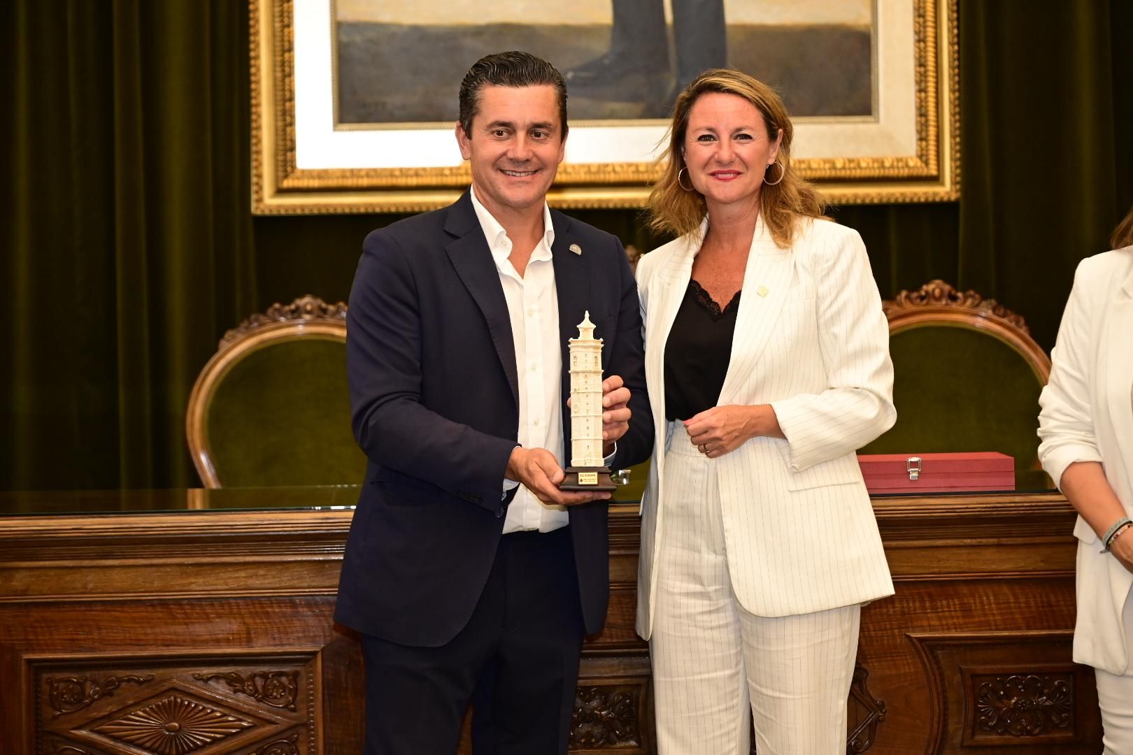 Galería | Un millar de peñistas toman Castellón