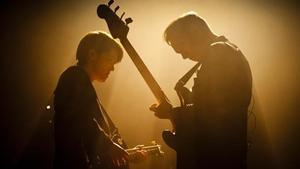 Romy Madley Croft y Oliven Slim, durante su actuación la noche del jueves en el Poble Espanyol.