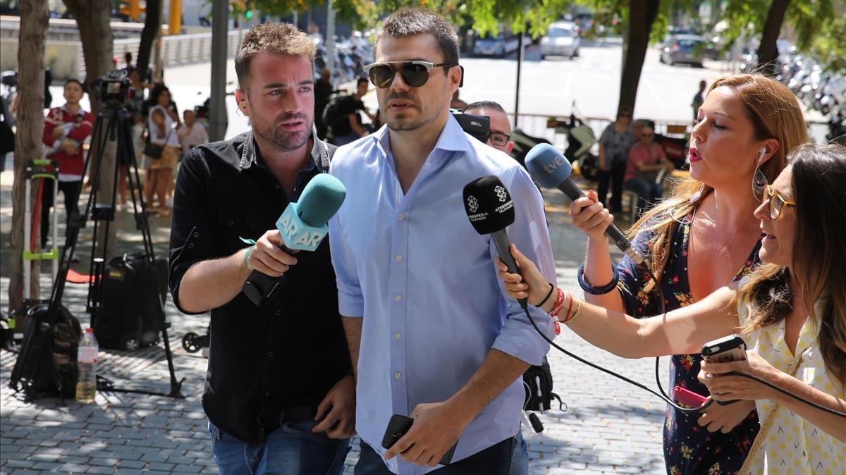 Albert Cavallé, el día del juicio, entrando en la Ciutat de la Justícia de Barcelona.