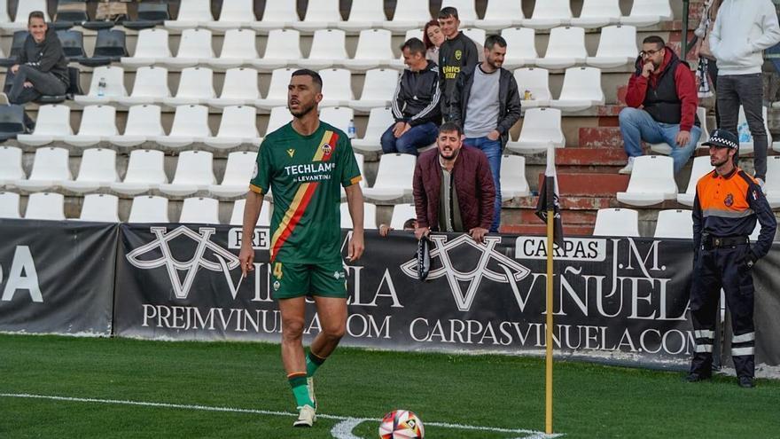 La crónica | El Castellón cae en Mérida, pero conserva el liderato (2-1)